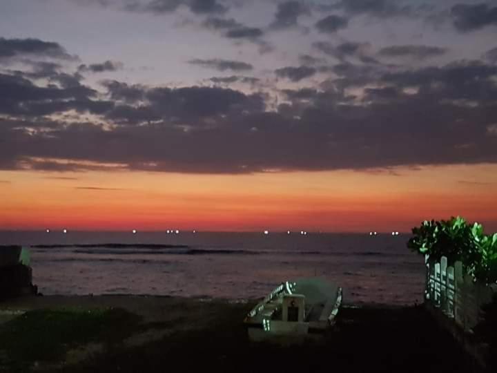 City Sunrise Хикадува Екстериор снимка